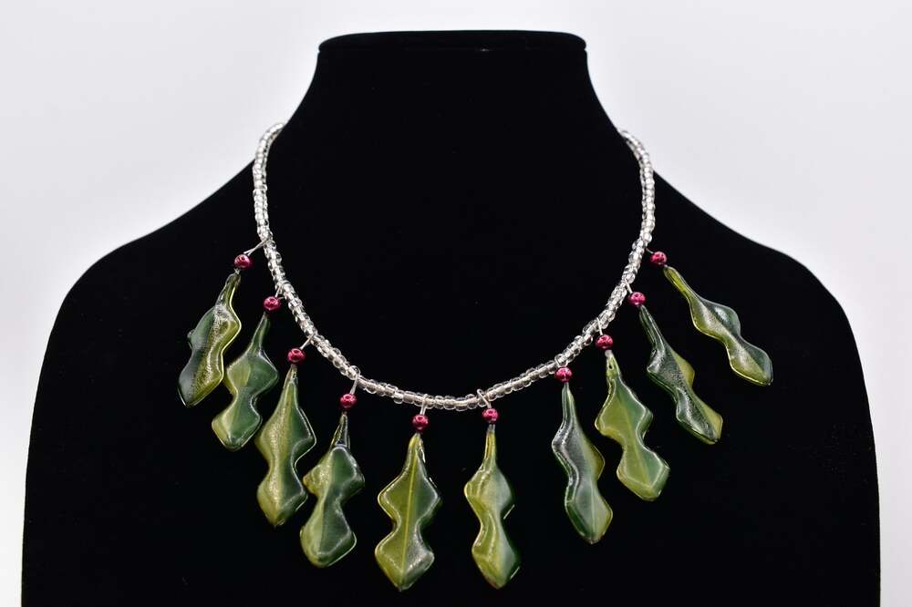 Vintage Christmas Mistletoe Statement Necklace Lucite Beaded Holiday 80s BinBJ
